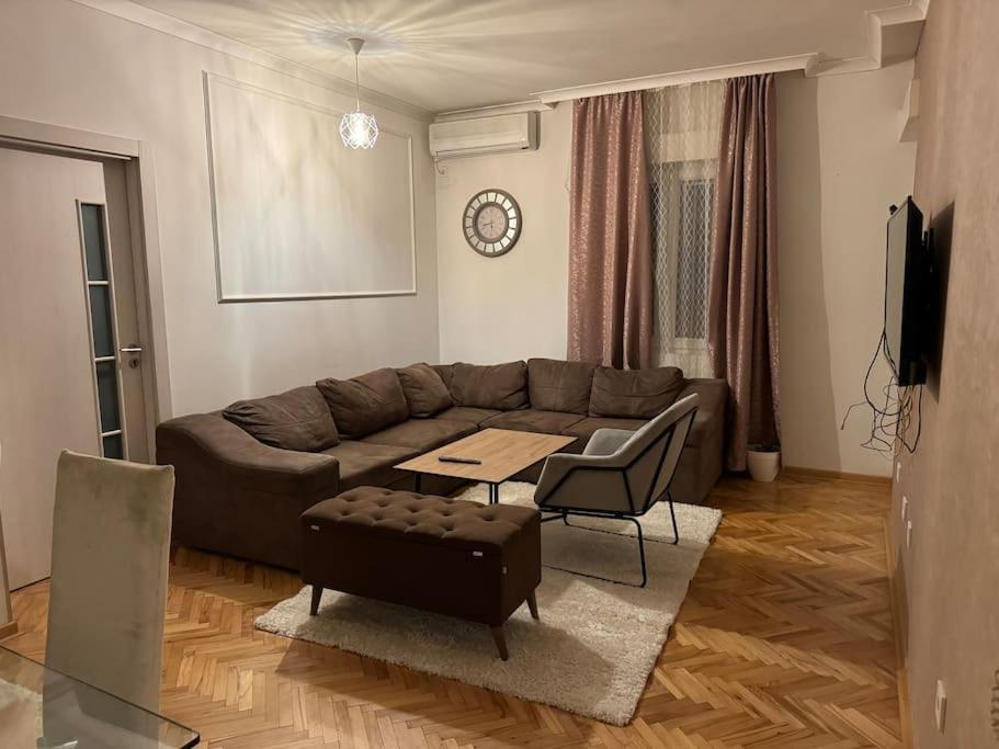 Long Royal Lägenhet Podgorica Exteriör bild
